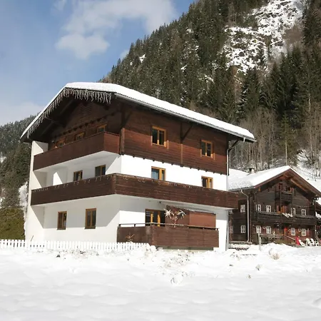 In Matrei Near Slopes Апартаменты *