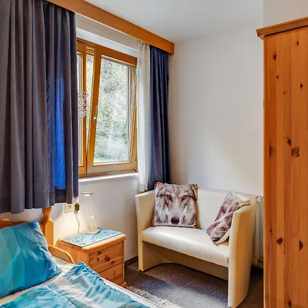 Apartment In Matrei Near Ski Slopes Daire Matrei in Osttirol